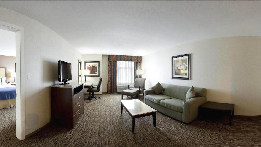 Holiday Inn Hotel & Suites Surrey East - Cloverdale By Ihg Bagian luar foto