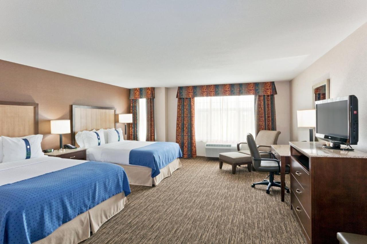 Holiday Inn Hotel & Suites Surrey East - Cloverdale By Ihg Bagian luar foto