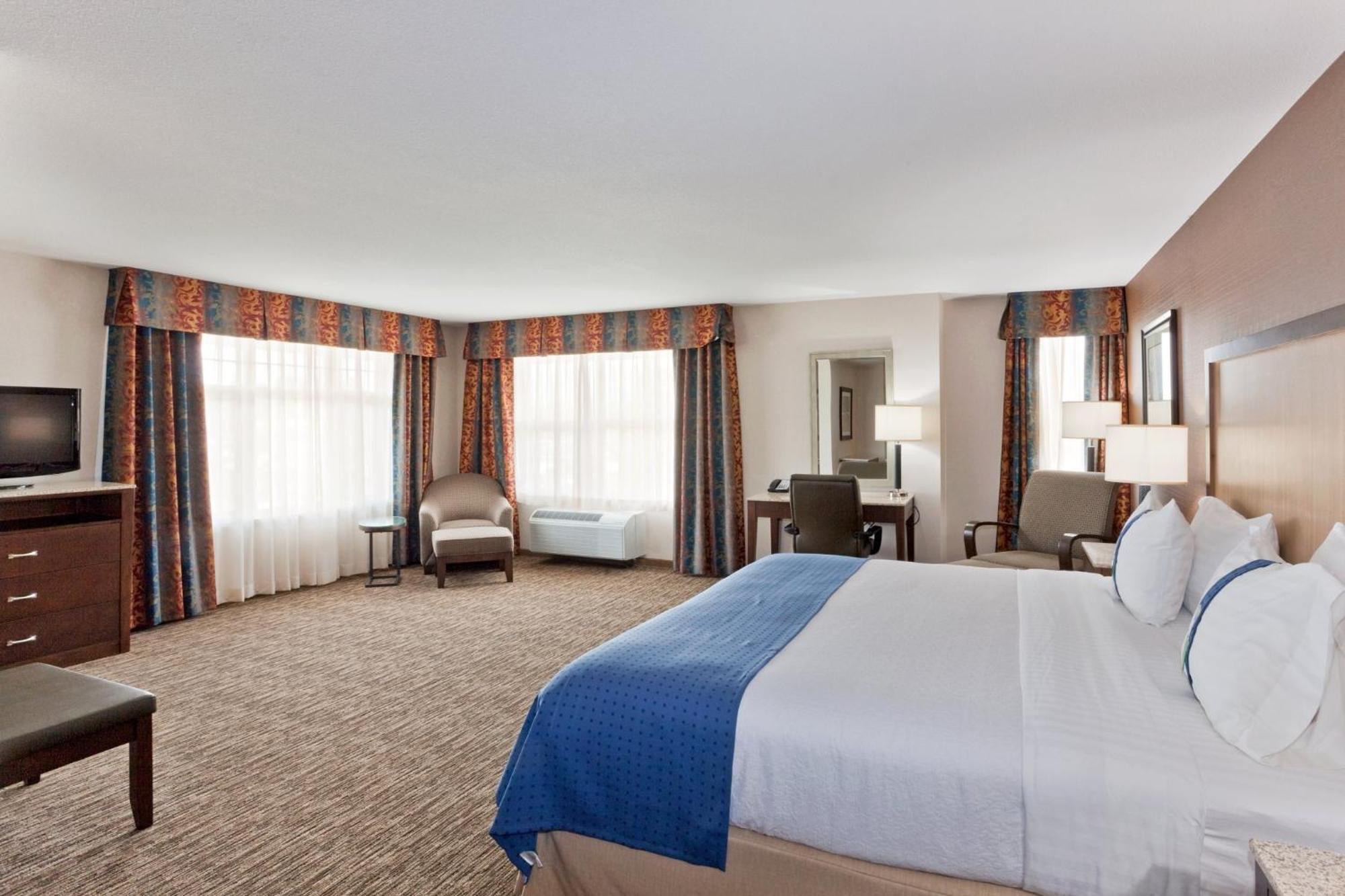 Holiday Inn Hotel & Suites Surrey East - Cloverdale By Ihg Bagian luar foto