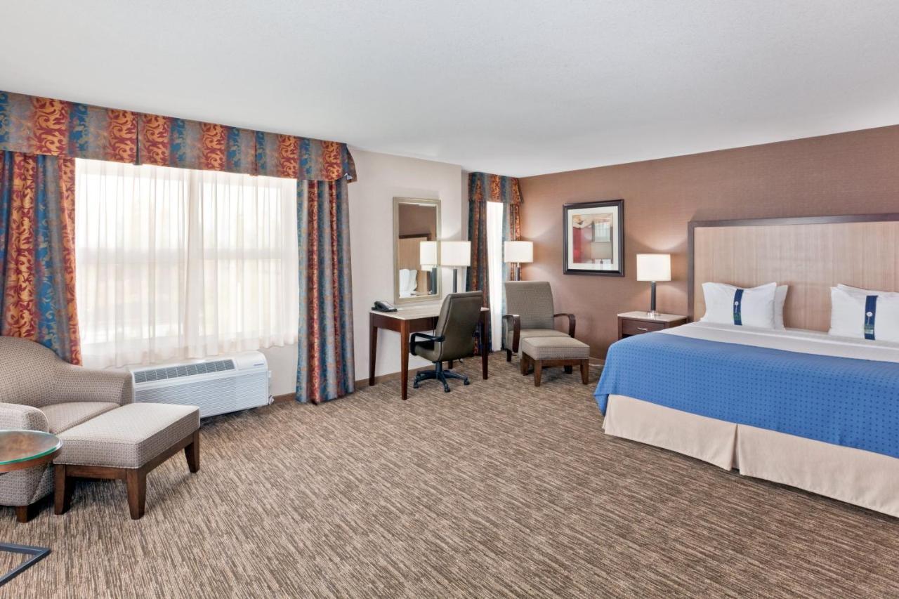 Holiday Inn Hotel & Suites Surrey East - Cloverdale By Ihg Bagian luar foto