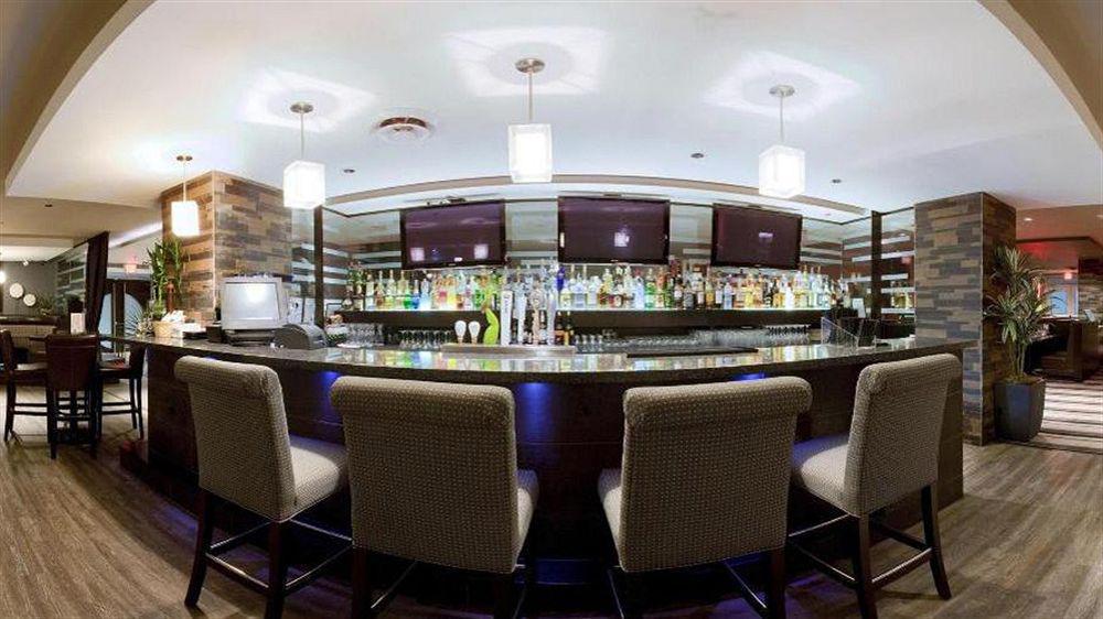 Holiday Inn Hotel & Suites Surrey East - Cloverdale By Ihg Bagian luar foto